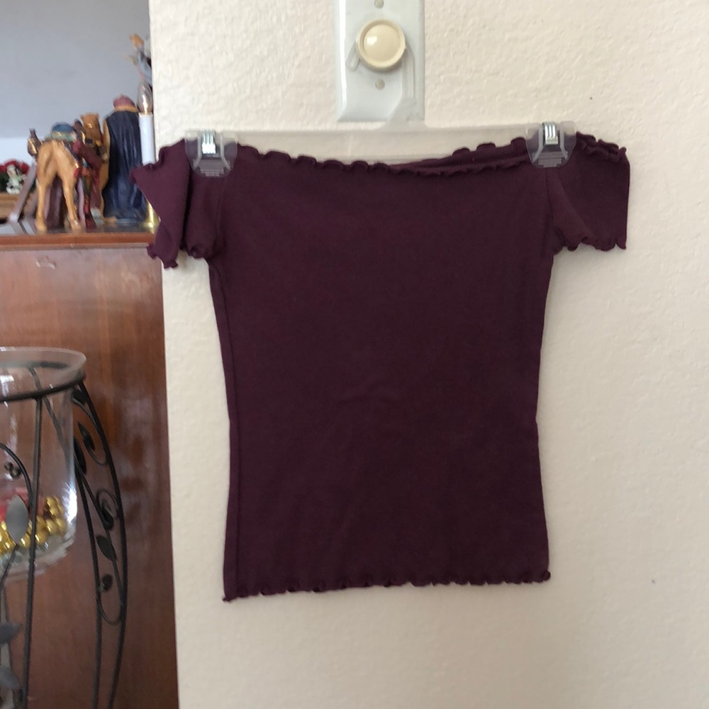 Small Off The Shoulder Hollister Crop Top
